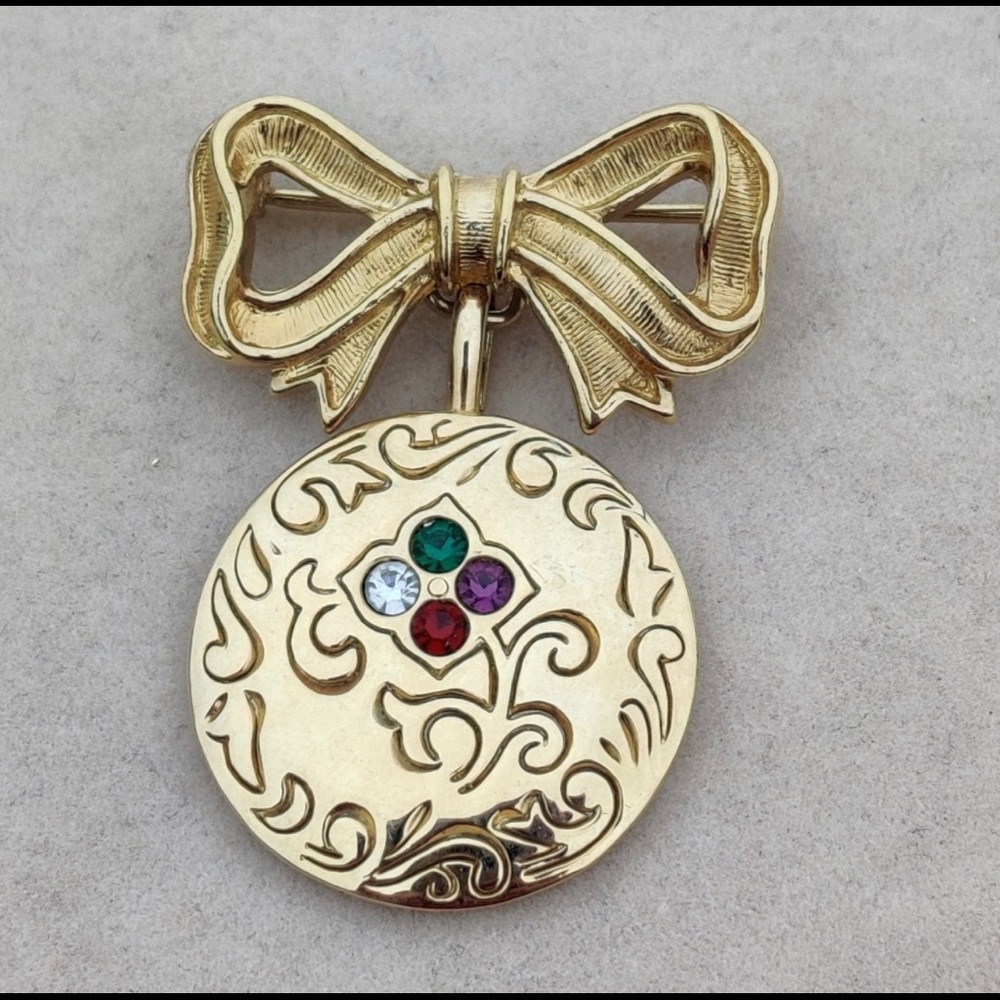 Vintage Avon brooch